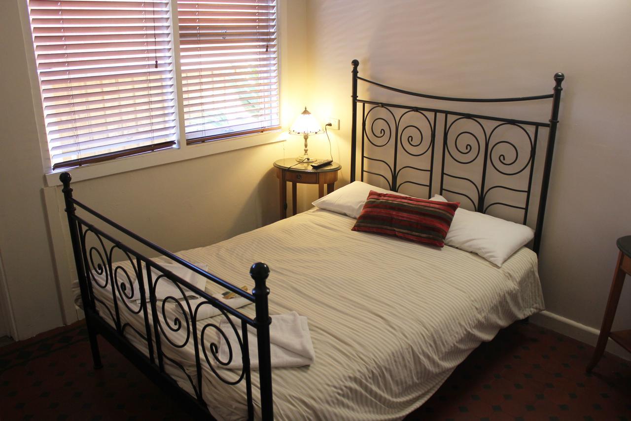 Burwood Bed And Breakfast Сидни Екстериор снимка