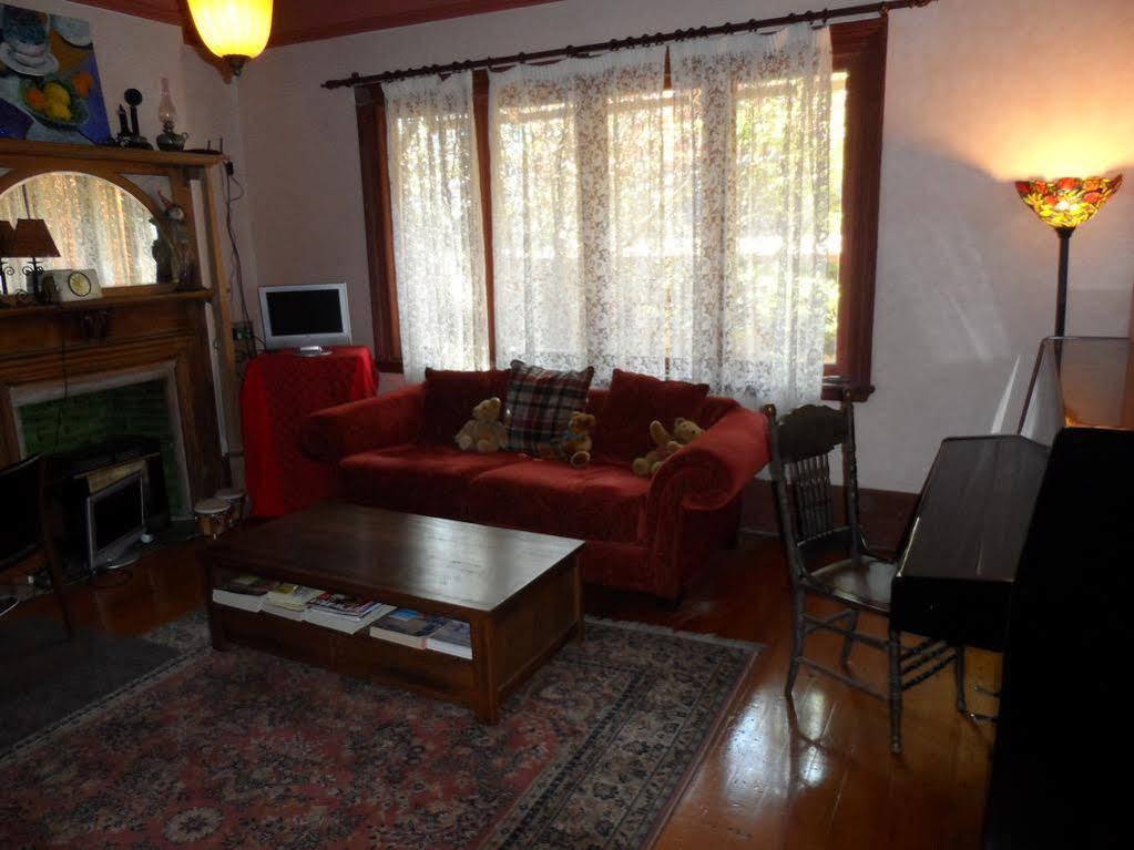 Burwood Bed And Breakfast Сидни Екстериор снимка
